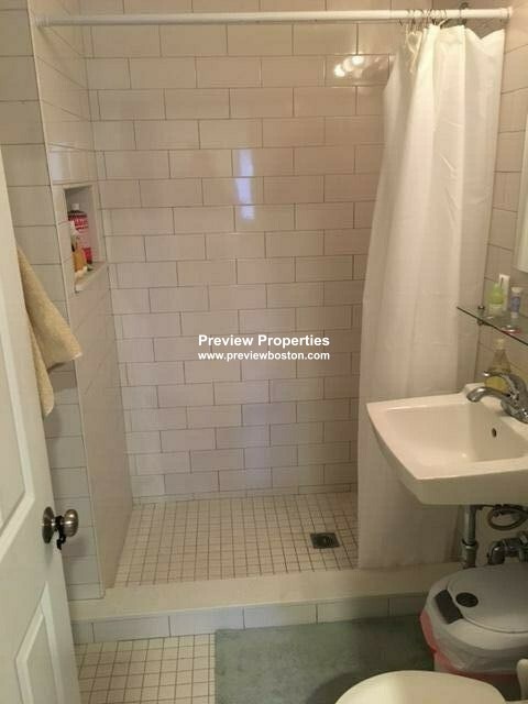 Studio bed, 1 bath apartment for rent at 15 Euston Rd Unit 17P, Brighton — photo 7 of 22