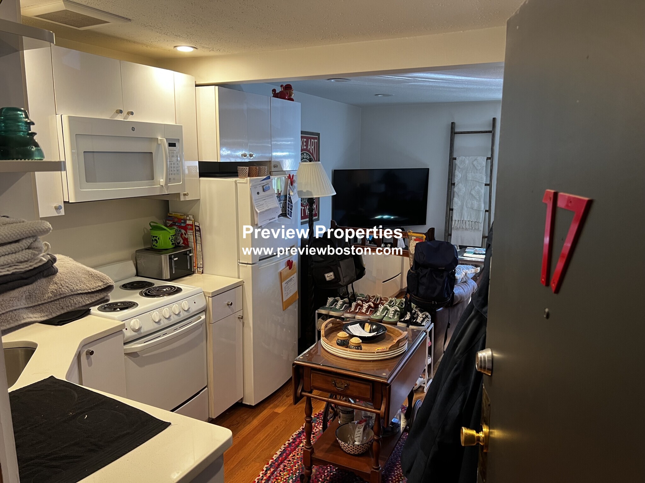 Studio bed, 1 bath apartment for rent at 15 Euston Rd Unit 17P, Brighton — photo 3 of 22