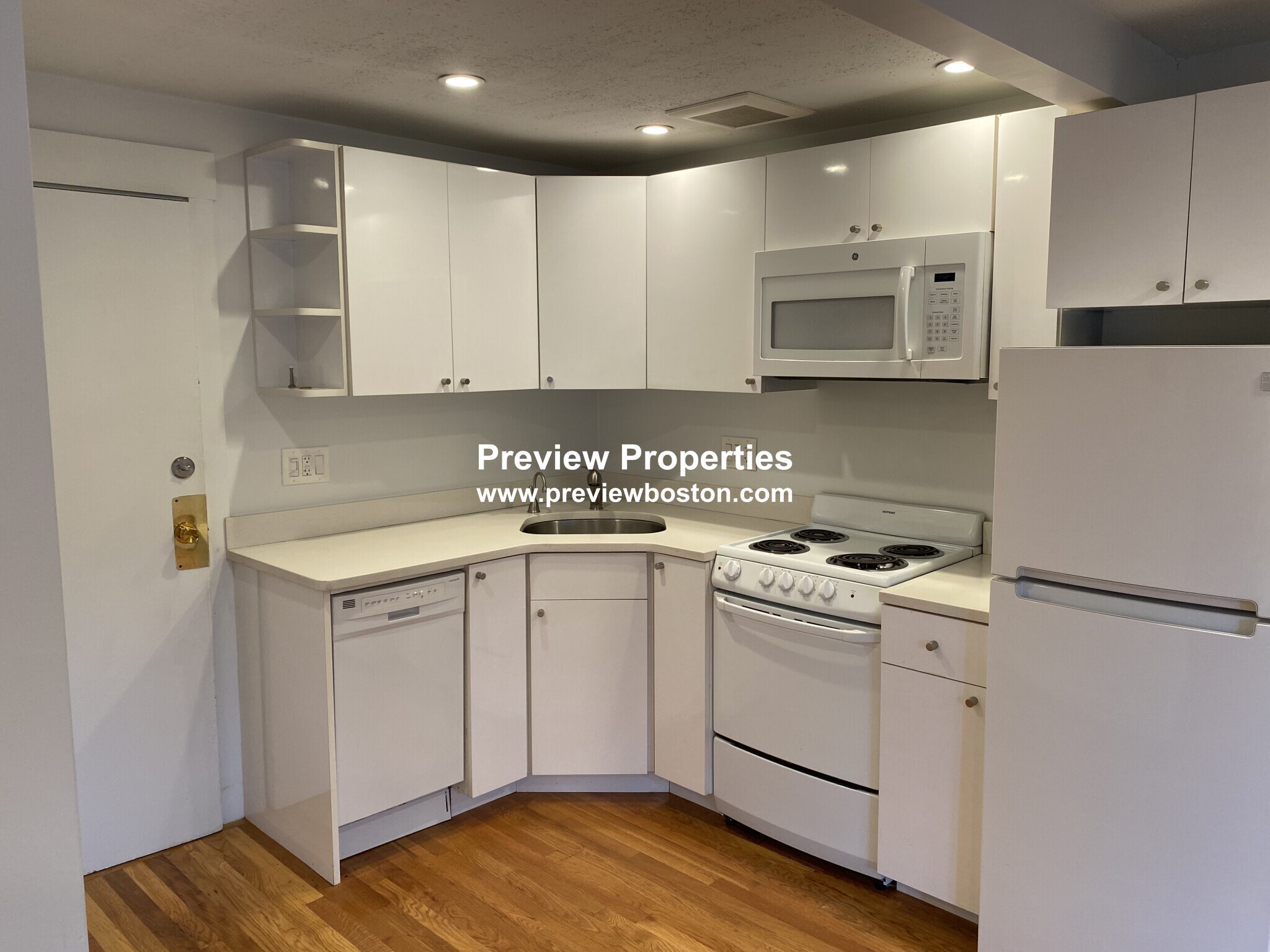 Studio bed, 1 bath apartment for rent at 15 Euston Rd Unit 17P, Brighton — photo 9 of 22