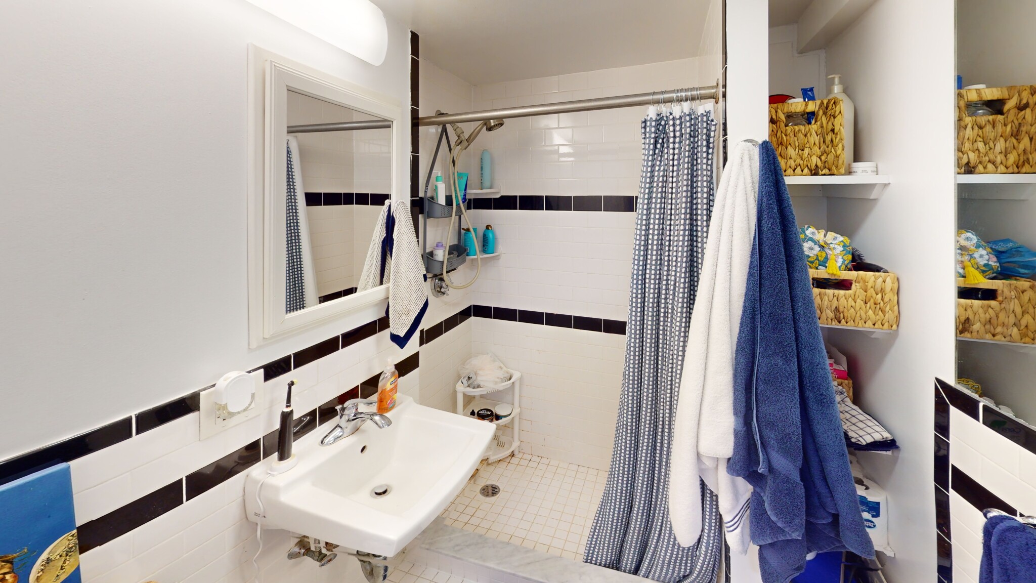 2 bed, 1 bath apartment for rent at 15 Euston Rd Unit 4, Brighton — photo 4 of 5