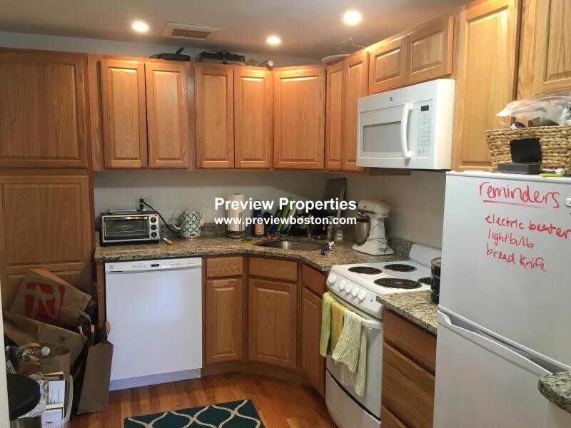 2 bed, 1 bath apartment for rent at 15 Euston Rd Unit 4P, Brighton — photo 9 of 22