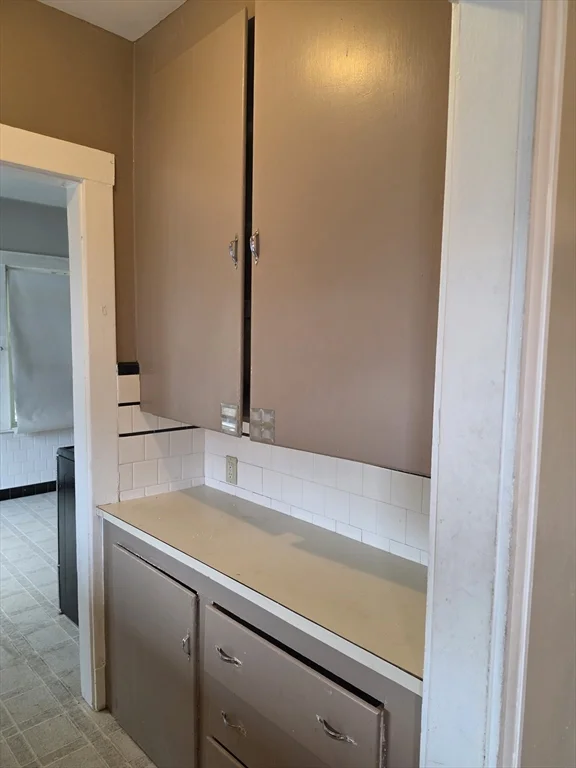 2 bed, 1 bath apartment for rent at 15 Fair Oaks Unit 2, Lynn — photo 3 of 9