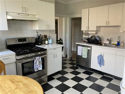 3.5 bed, 1 bath apartment for rent at 15 Farragut Ave Unit 2A, West Somerville — photo 2 of 21