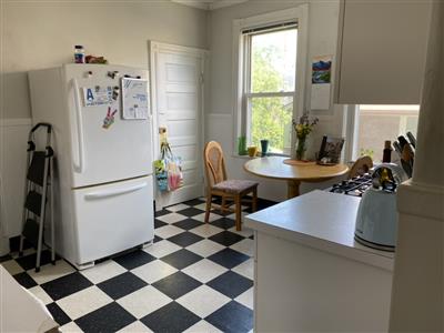3.5 bed, 1 bath apartment for rent at 15 Farragut Ave Unit 2A, West Somerville — photo 4 of 21