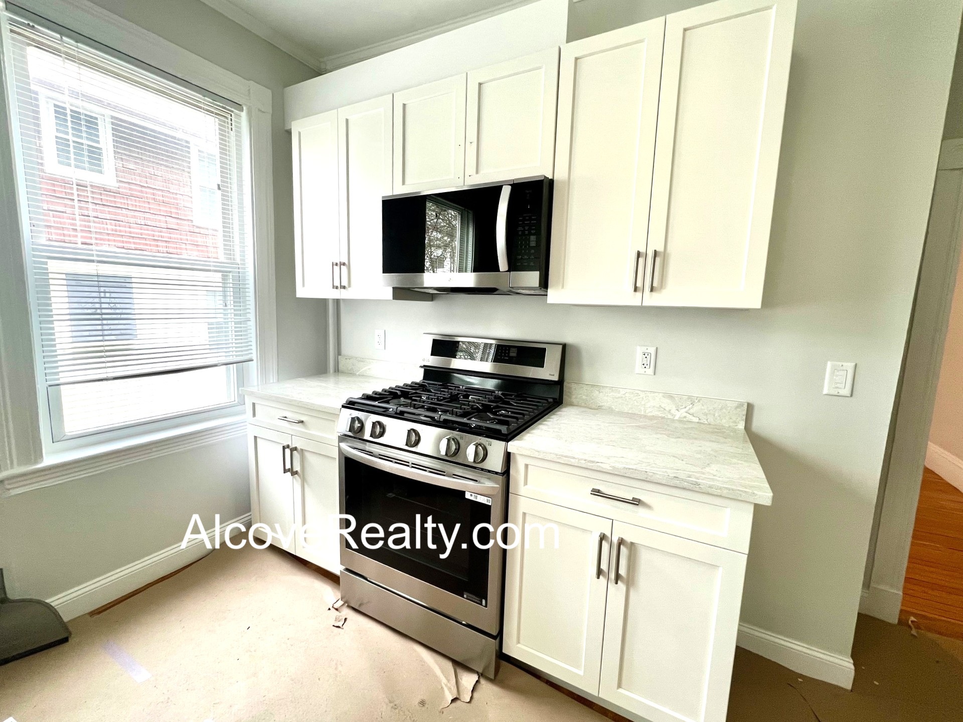 3 bed, 1 bath apartment for rent at 15 Farragut Ave Unit 3, West Somerville — photo 2 of 21