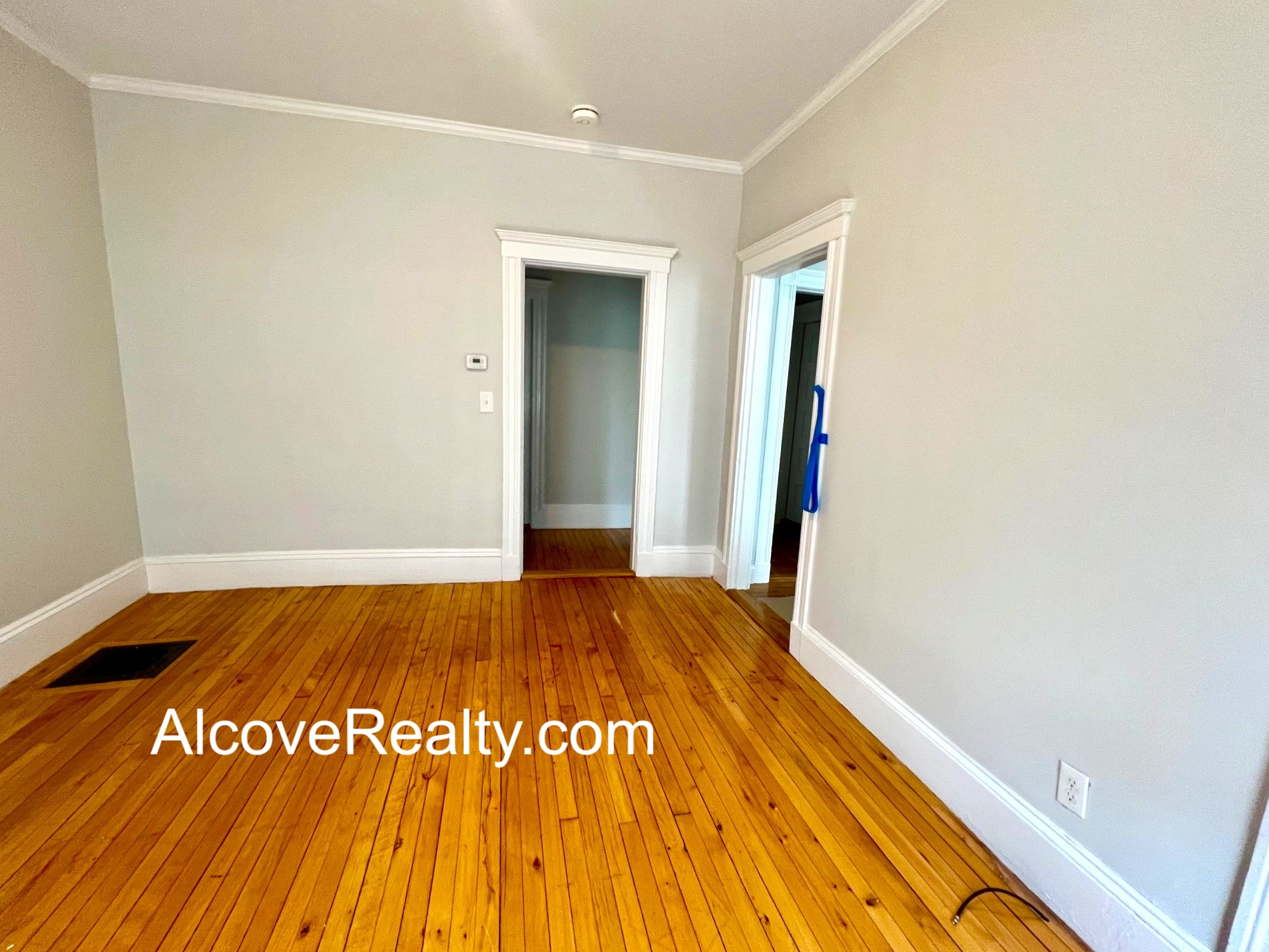 3 bed, 1 bath apartment for rent at 15 Farragut Ave Unit 3, West Somerville — photo 6 of 21
