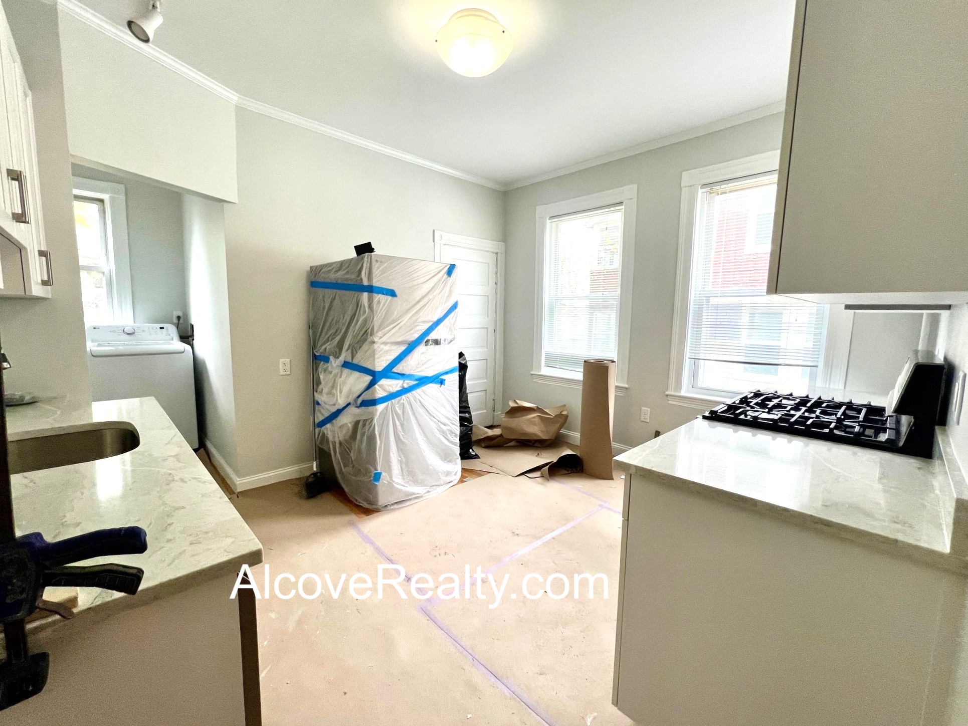 3 bed, 1 bath apartment for rent at 15 Farragut Ave Unit 3, West Somerville — photo 3 of 21
