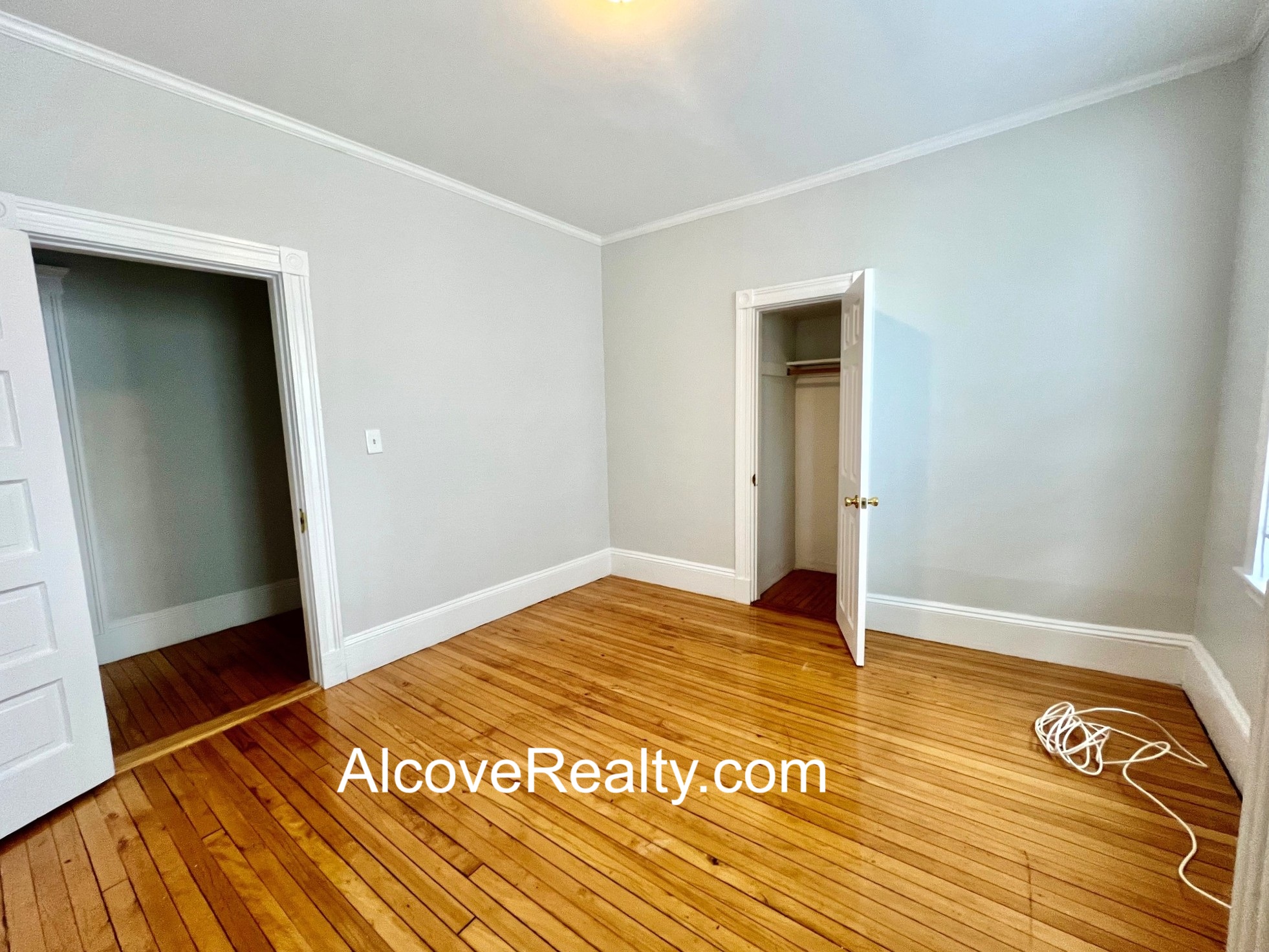 3 bed, 1 bath apartment for rent at 15 Farragut Ave Unit 3, West Somerville — photo 9 of 21