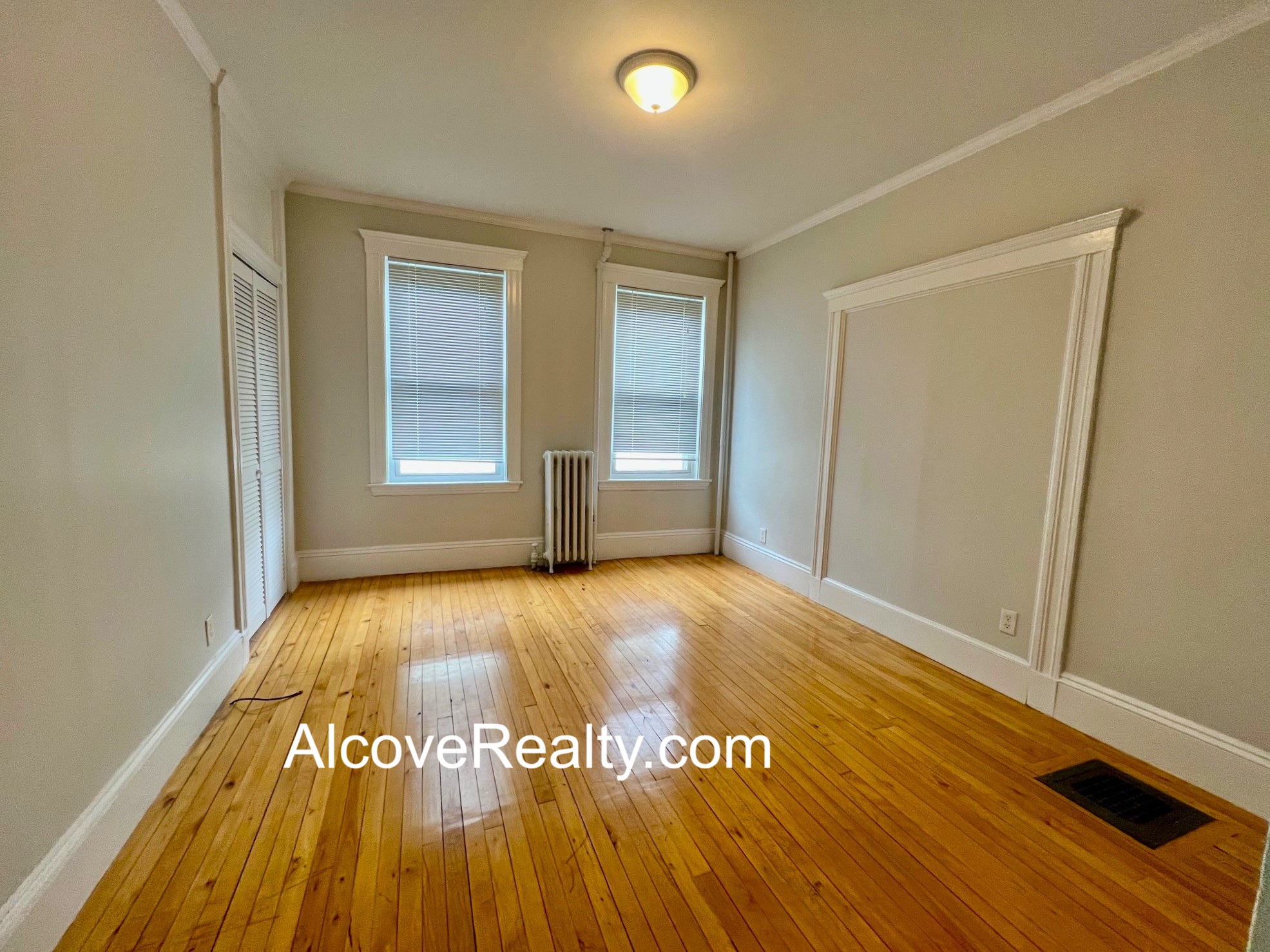 3 bed, 1 bath apartment for rent at 15 Farragut Ave Unit 3, West Somerville — photo 5 of 21