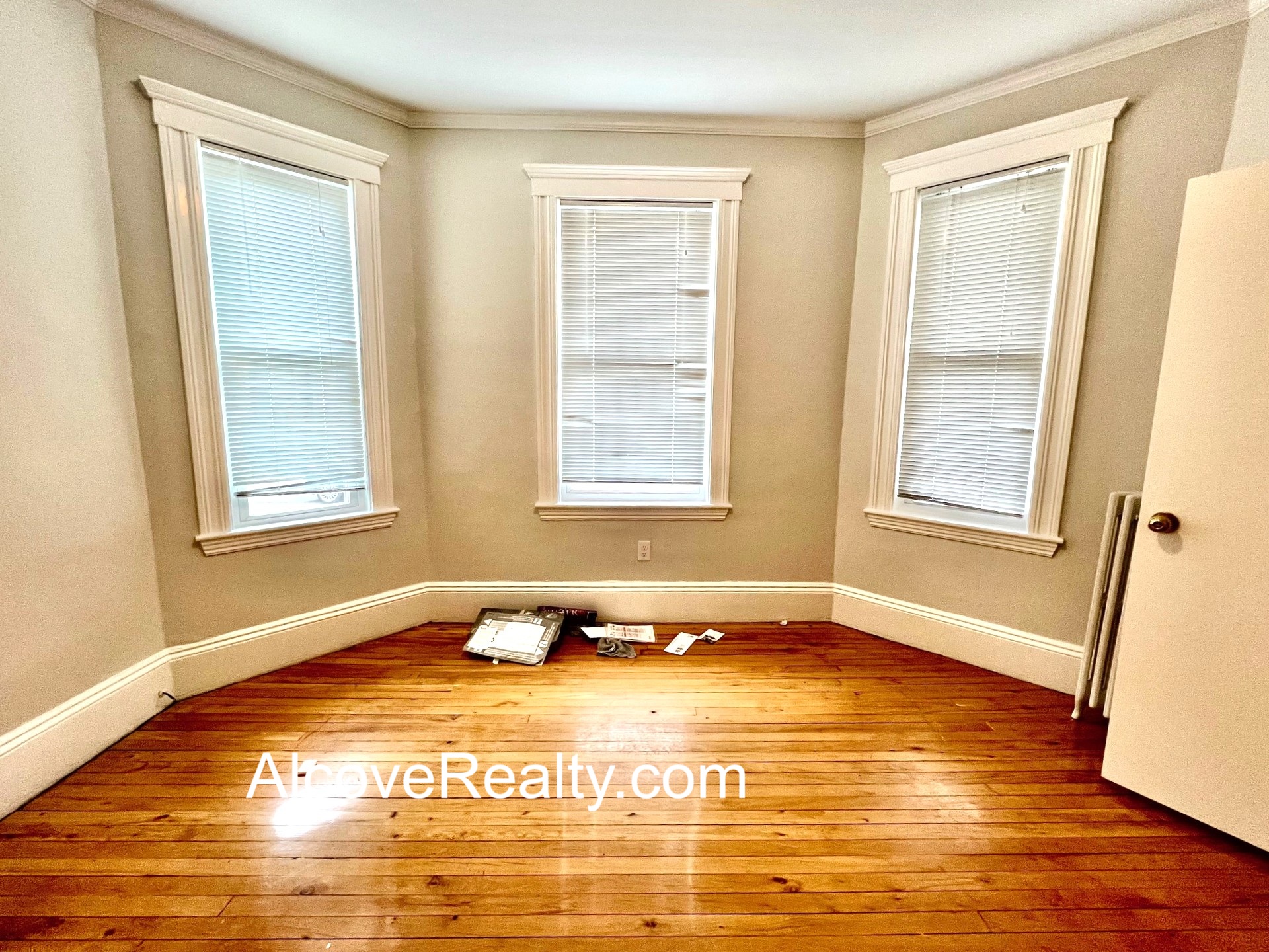 3 bed, 1 bath apartment for rent at 15 Farragut Ave Unit 3, West Somerville — photo 13 of 21