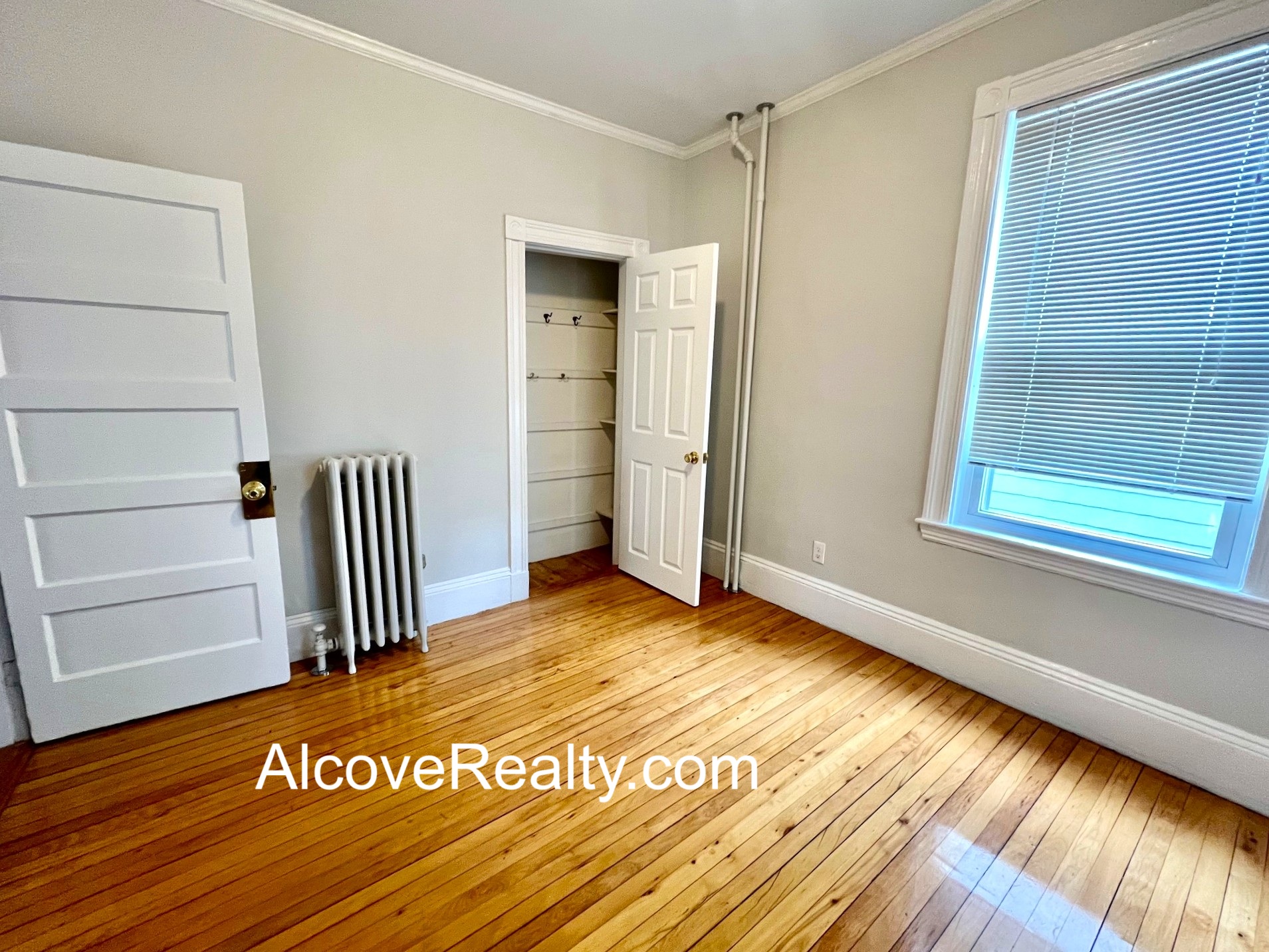 3 bed, 1 bath apartment for rent at 15 Farragut Ave Unit 3, West Somerville — photo 7 of 21