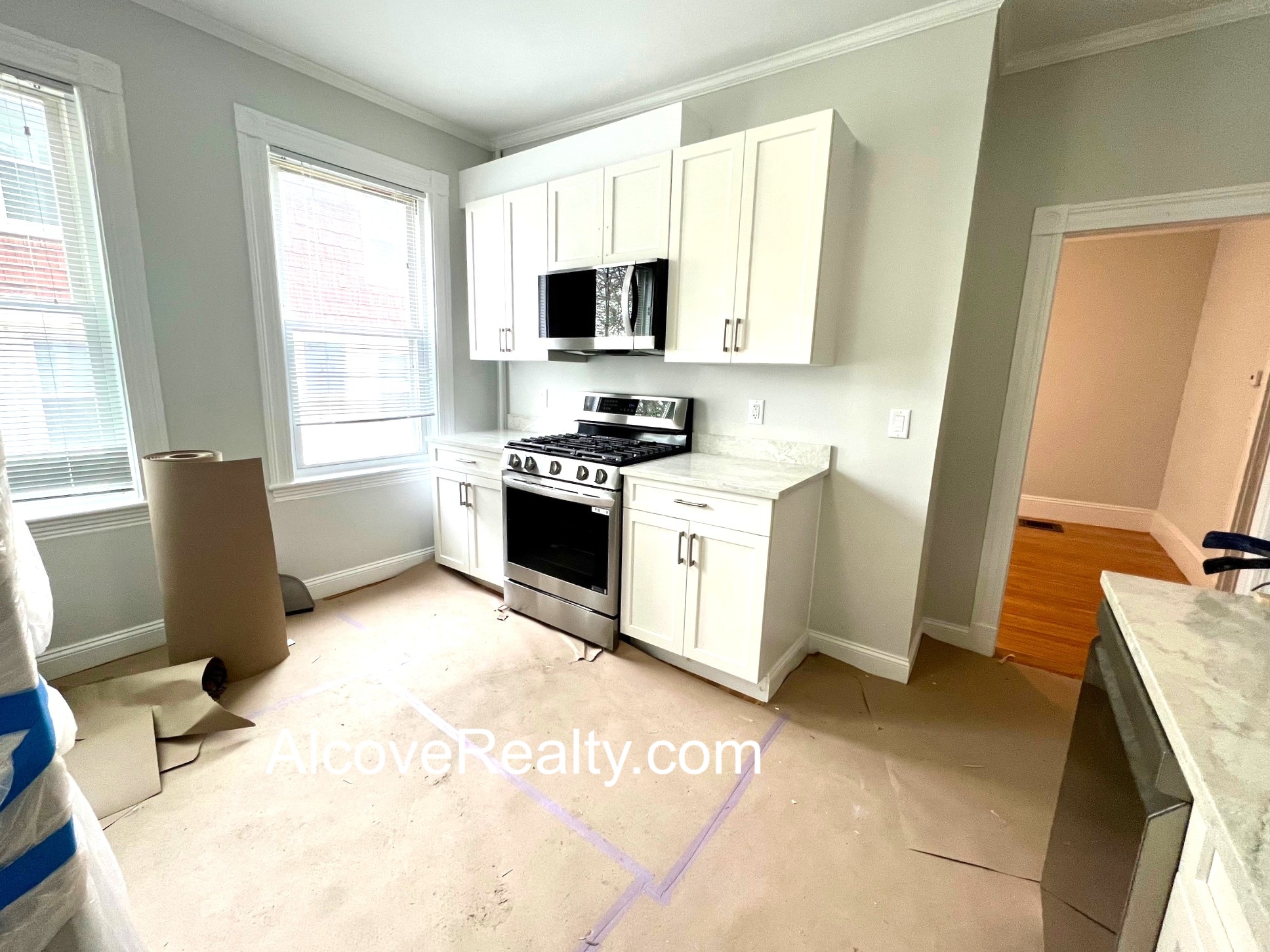 3 bed, 1 bath apartment for rent at 15 Farragut Ave Unit 3, West Somerville