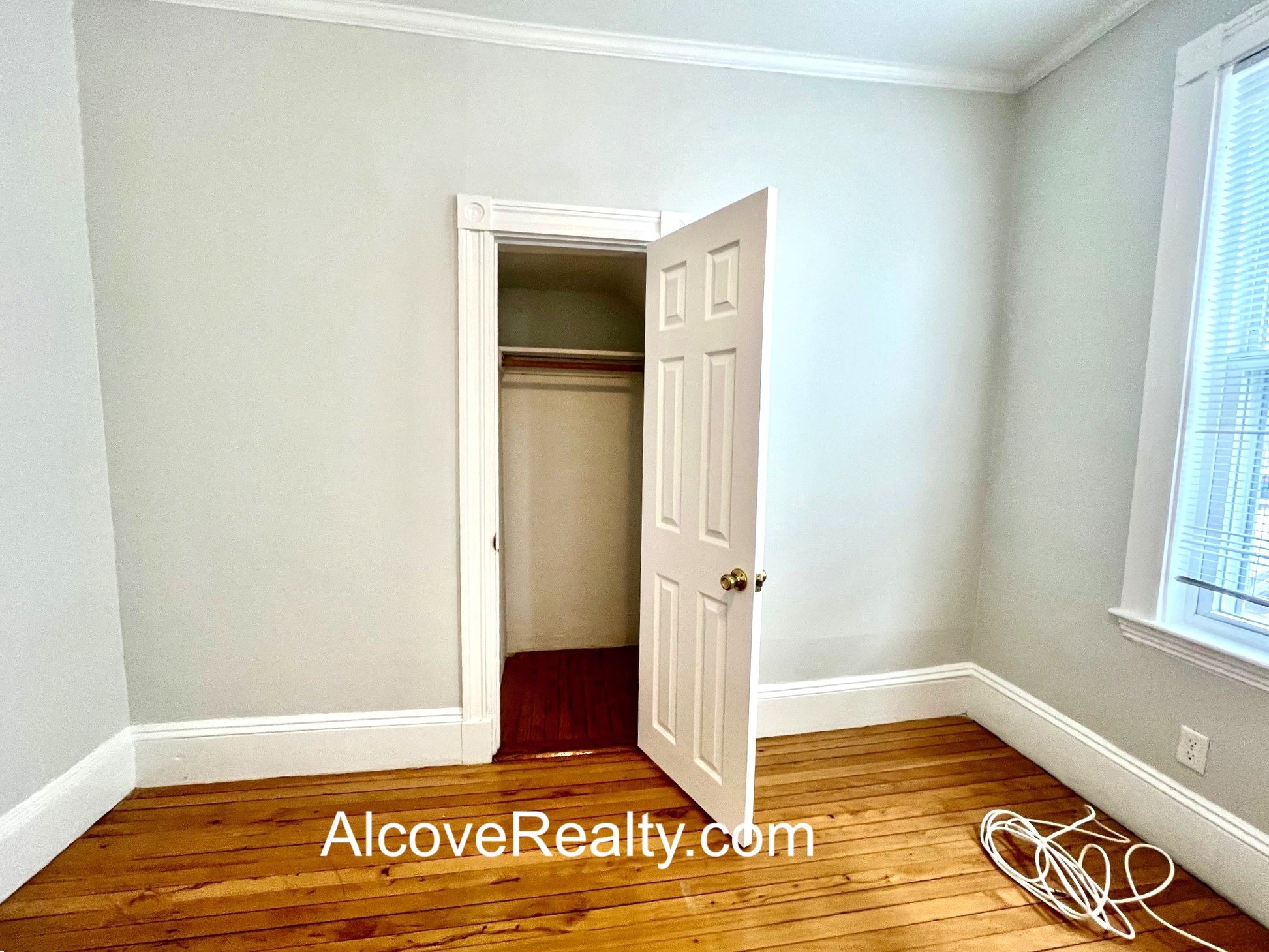 3 bed, 1 bath apartment for rent at 15 Farragut Ave Unit 3, West Somerville — photo 10 of 21