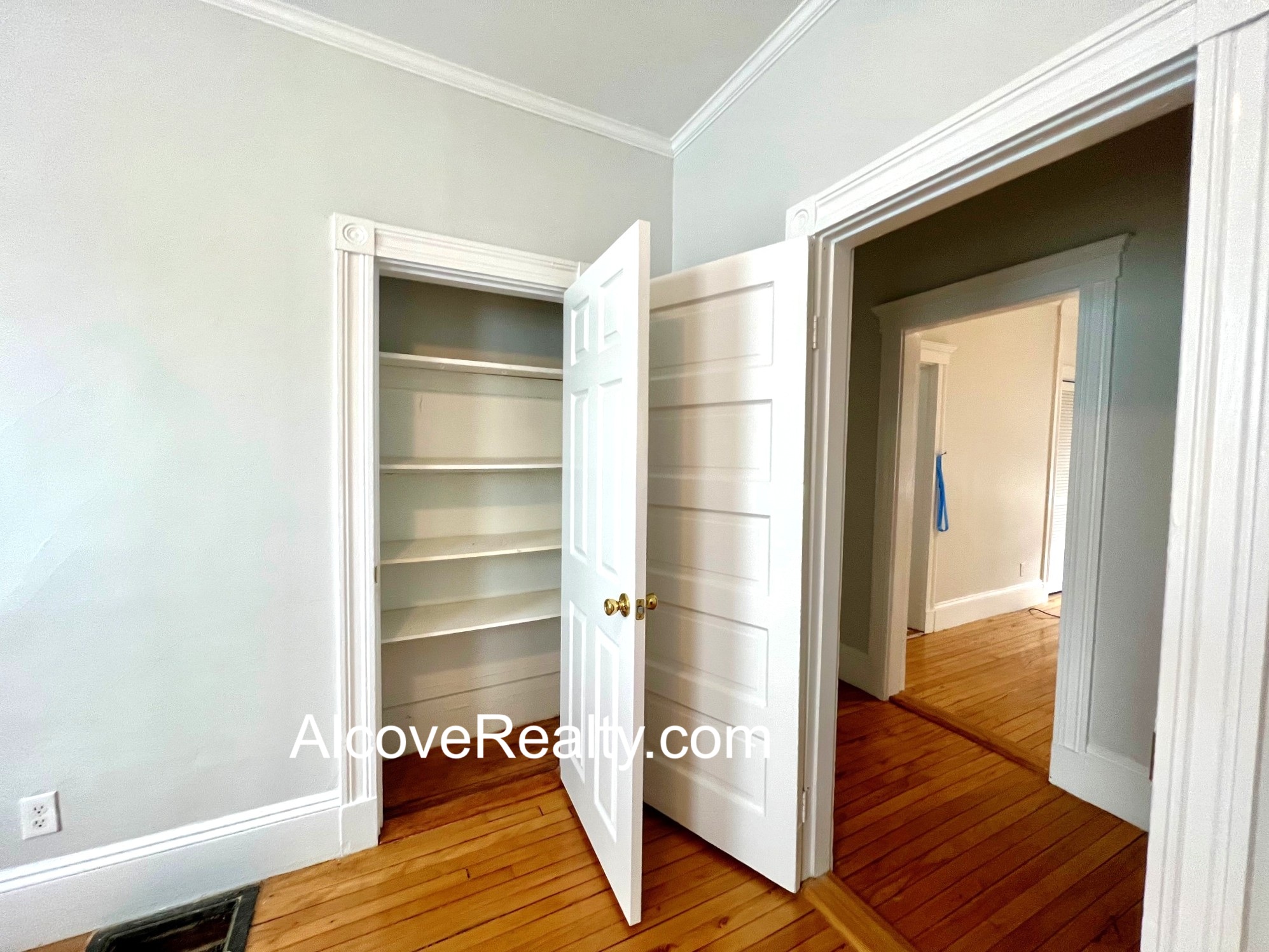 3 bed, 1 bath apartment for rent at 15 Farragut Ave Unit 3, West Somerville — photo 11 of 21