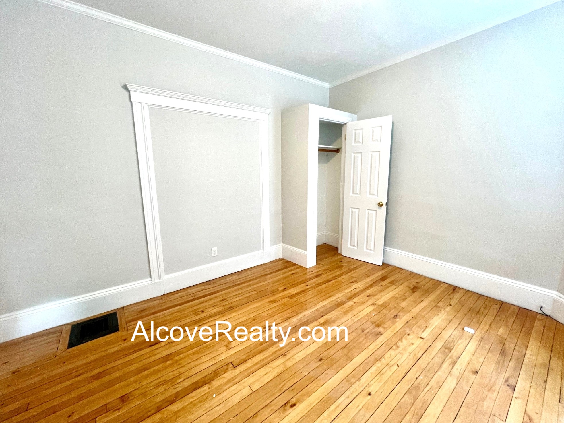3 bed, 1 bath apartment for rent at 15 Farragut Ave Unit 3, West Somerville — photo 14 of 21