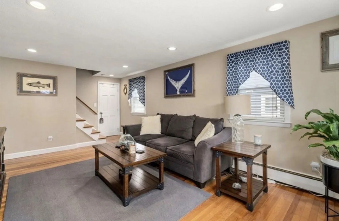 4 bed, 2 bath apartment for rent at 15 Farrin St Unit 0, Hyde Park — photo 3 of 14