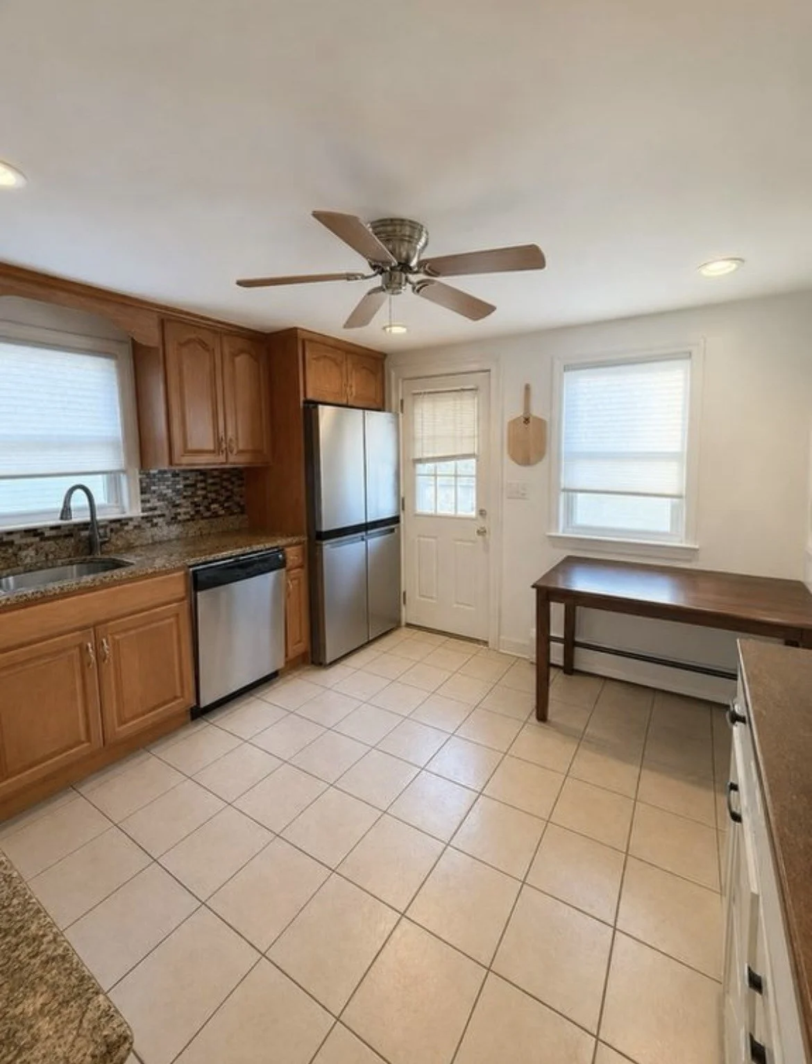 4 bed, 2 bath apartment for rent at 15 Farrin St Unit 0, Hyde Park — photo 4 of 14