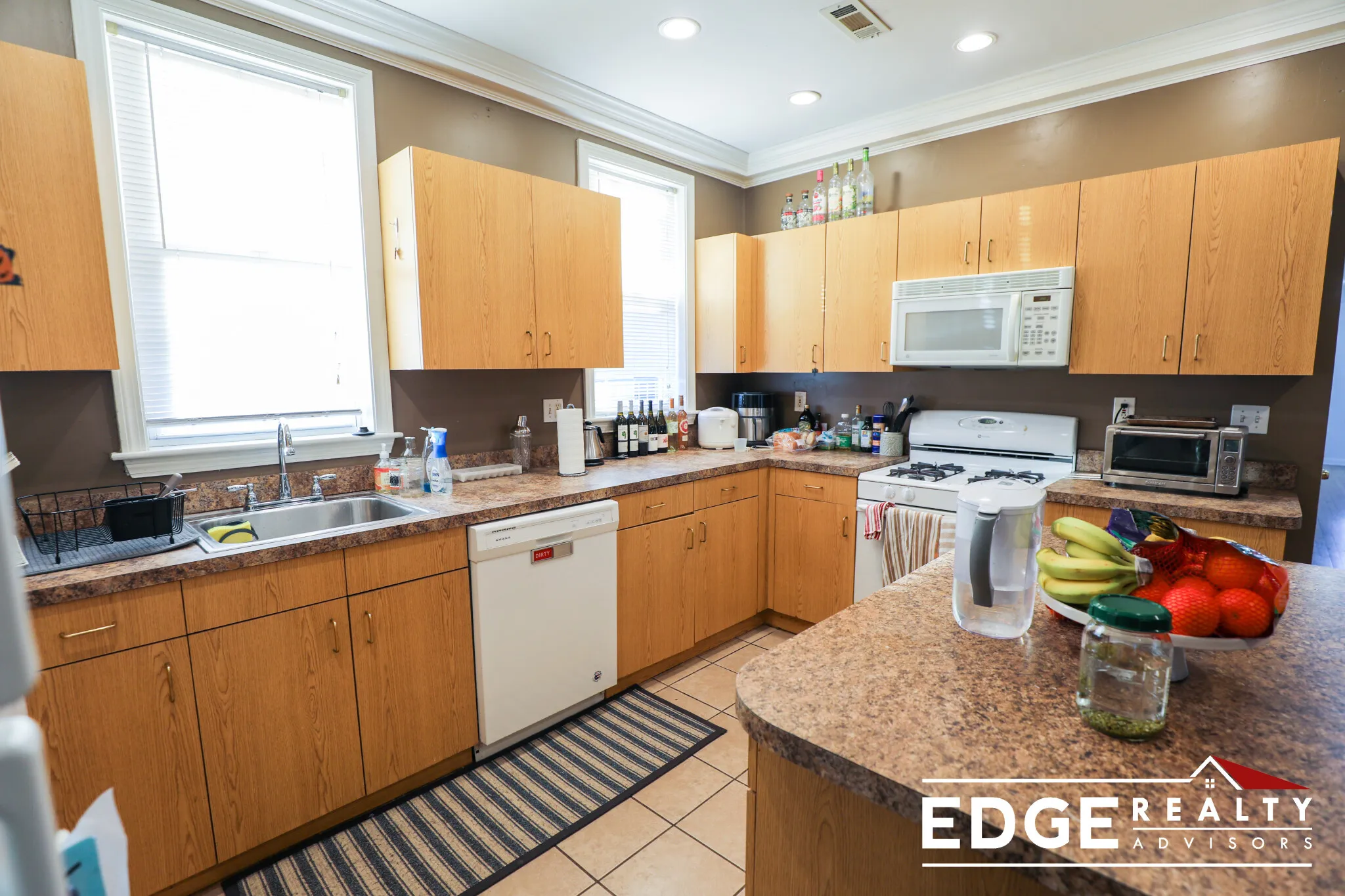 4 bed, 2 bath apartment for rent at 15 Farrington Ave Unit 2, Allston — photo 1 of 11