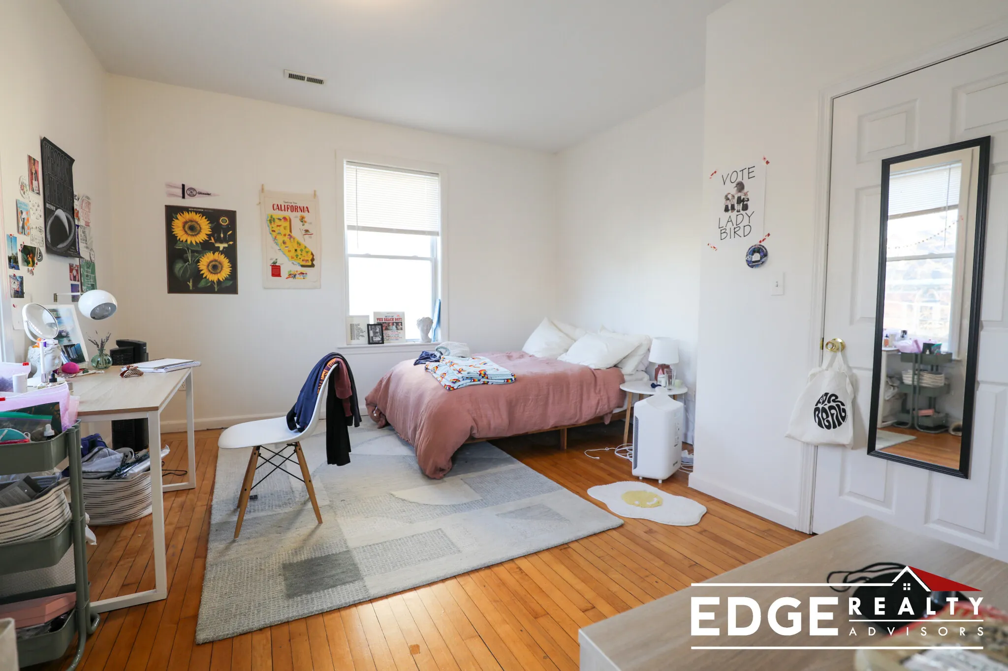 4 bed, 2 bath apartment for rent at 15 Farrington Ave Unit 2, Allston — photo 6 of 11