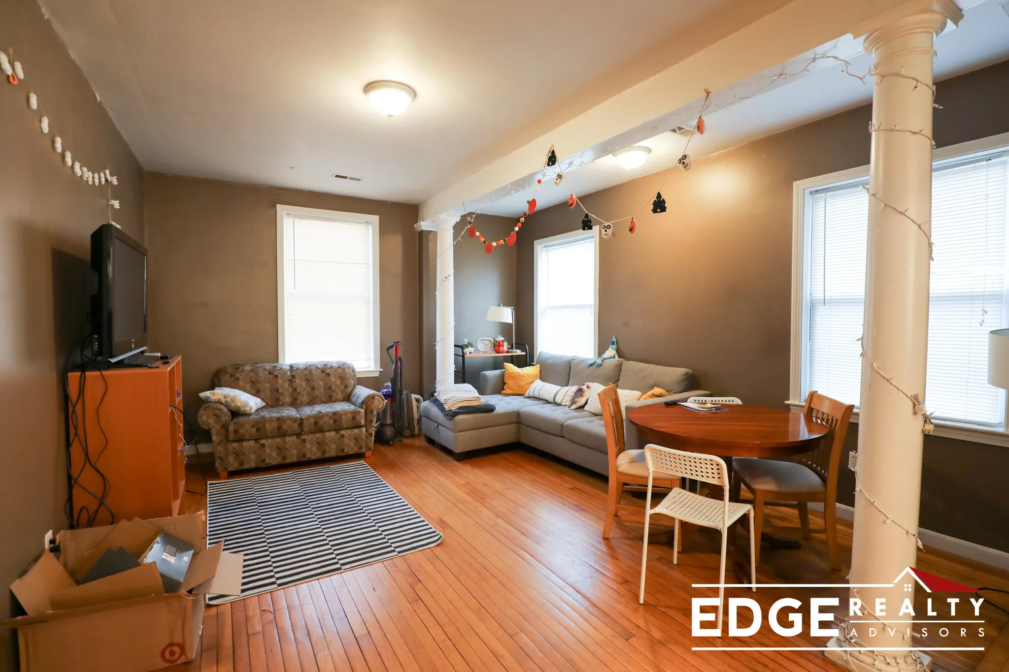 4 bed, 2 bath apartment for rent at 15 Farrington Ave Unit 2, Allston — photo 3 of 11