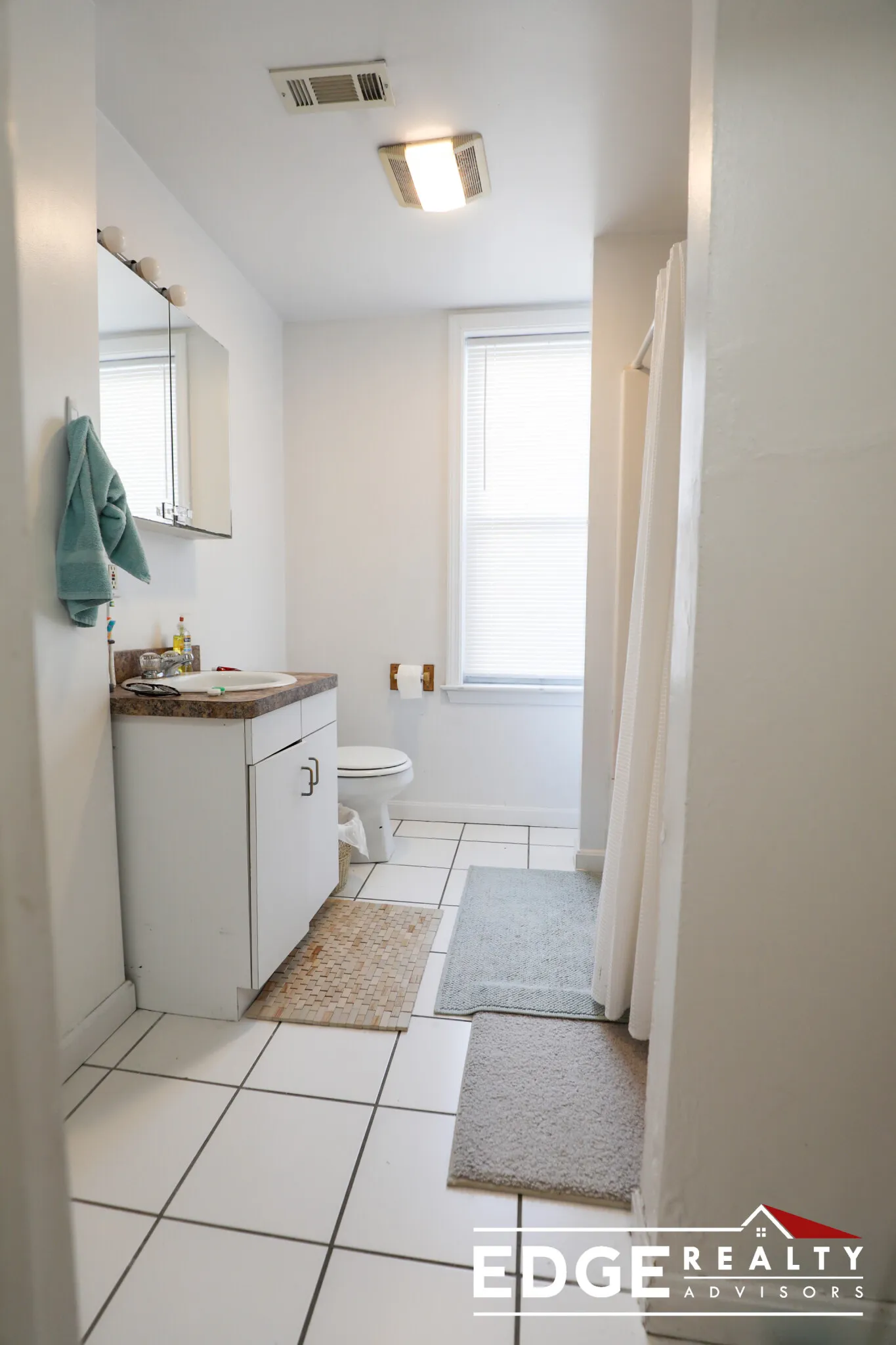 4 bed, 2 bath apartment for rent at 15 Farrington Ave Unit 2, Allston — photo 8 of 11