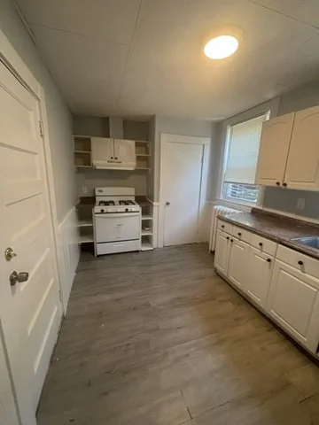 3 bed, 1 bath apartment for rent at 15 Fortesque St Unit 3, Lynn — photo 12 of 13