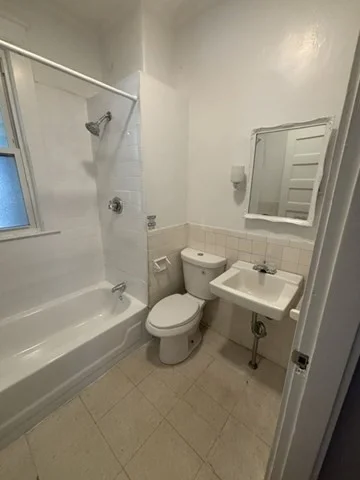 3 bed, 1 bath apartment for rent at 15 Fortesque St Unit 6, Lynn — photo 4 of 16
