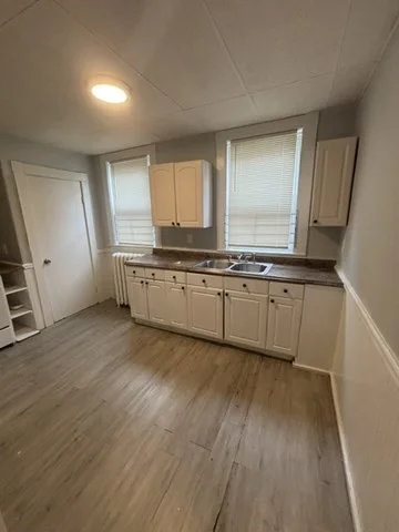 3 bed, 1 bath apartment for rent at 15 Fortesque Ter Unit 4, Lynn — photo 10 of 12