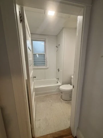 3 bed, 1 bath apartment for rent at 15 Fortesque Ter Unit 4, Lynn — photo 5 of 12