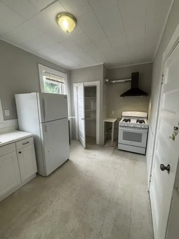 3 bed, 1 bath apartment for rent at 15 Fortesque Ter Unit 5, Lynn — photo 14 of 15
