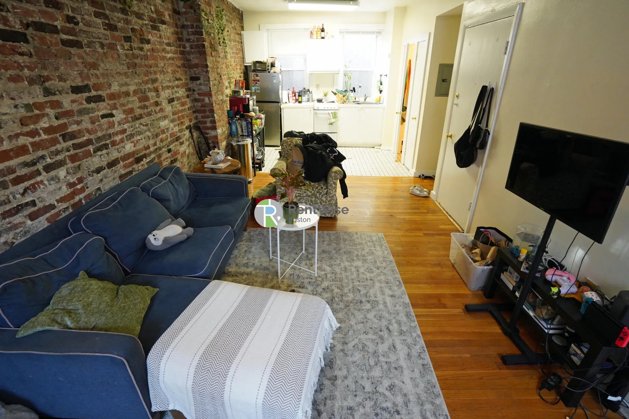 2 bed, 1 bath apartment for rent at 15 Garden St Unit 2, Beacon Hill — photo 2 of 17