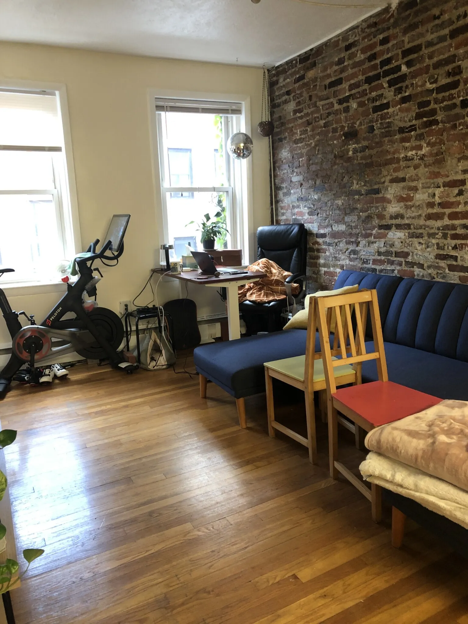 2 bed, 1 bath apartment for rent at 15 Garden St Unit 3, Beacon Hill — photo 4 of 6