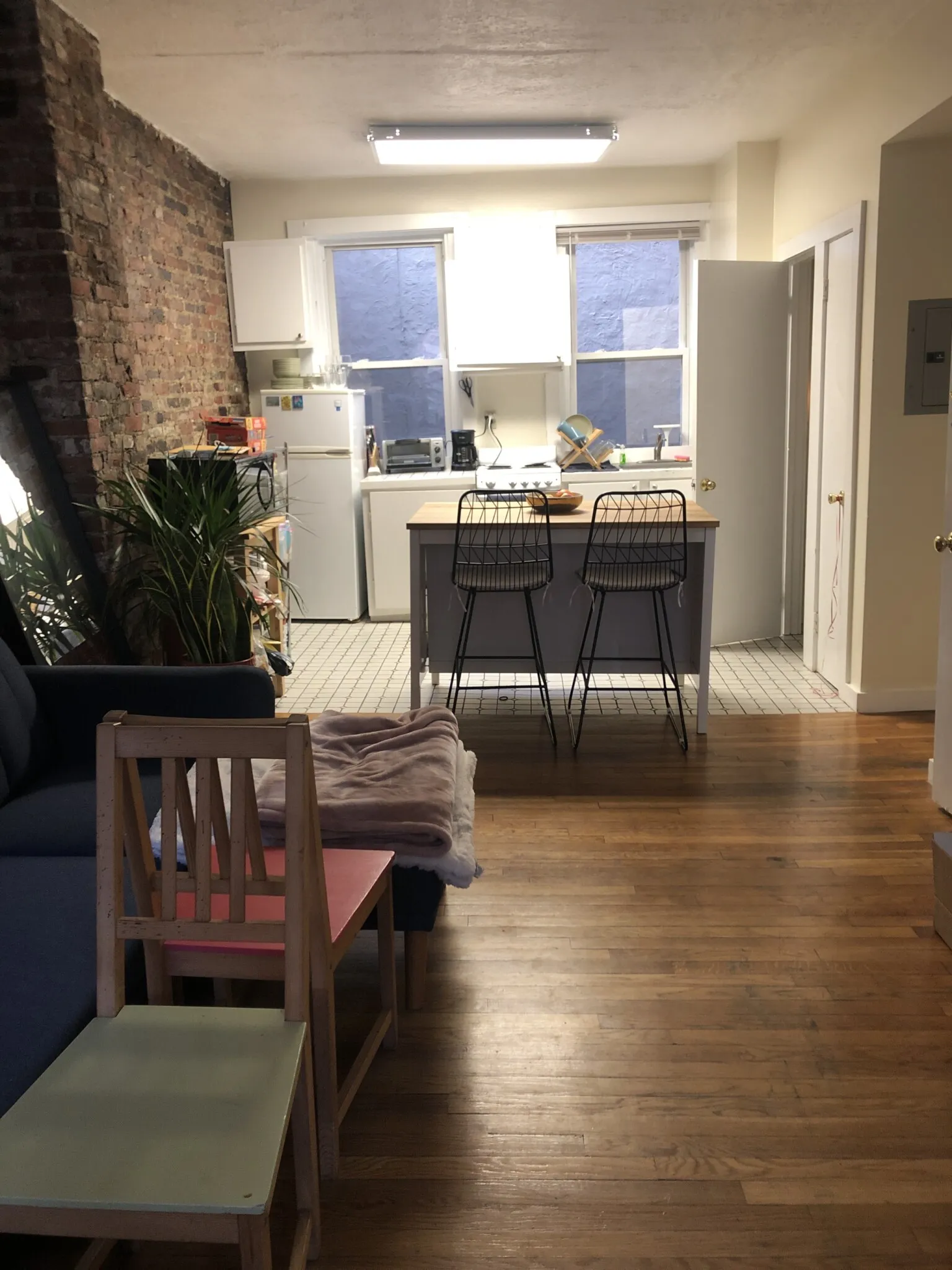 2 bed, 1 bath apartment for rent at 15 Garden St Unit 3, Beacon Hill