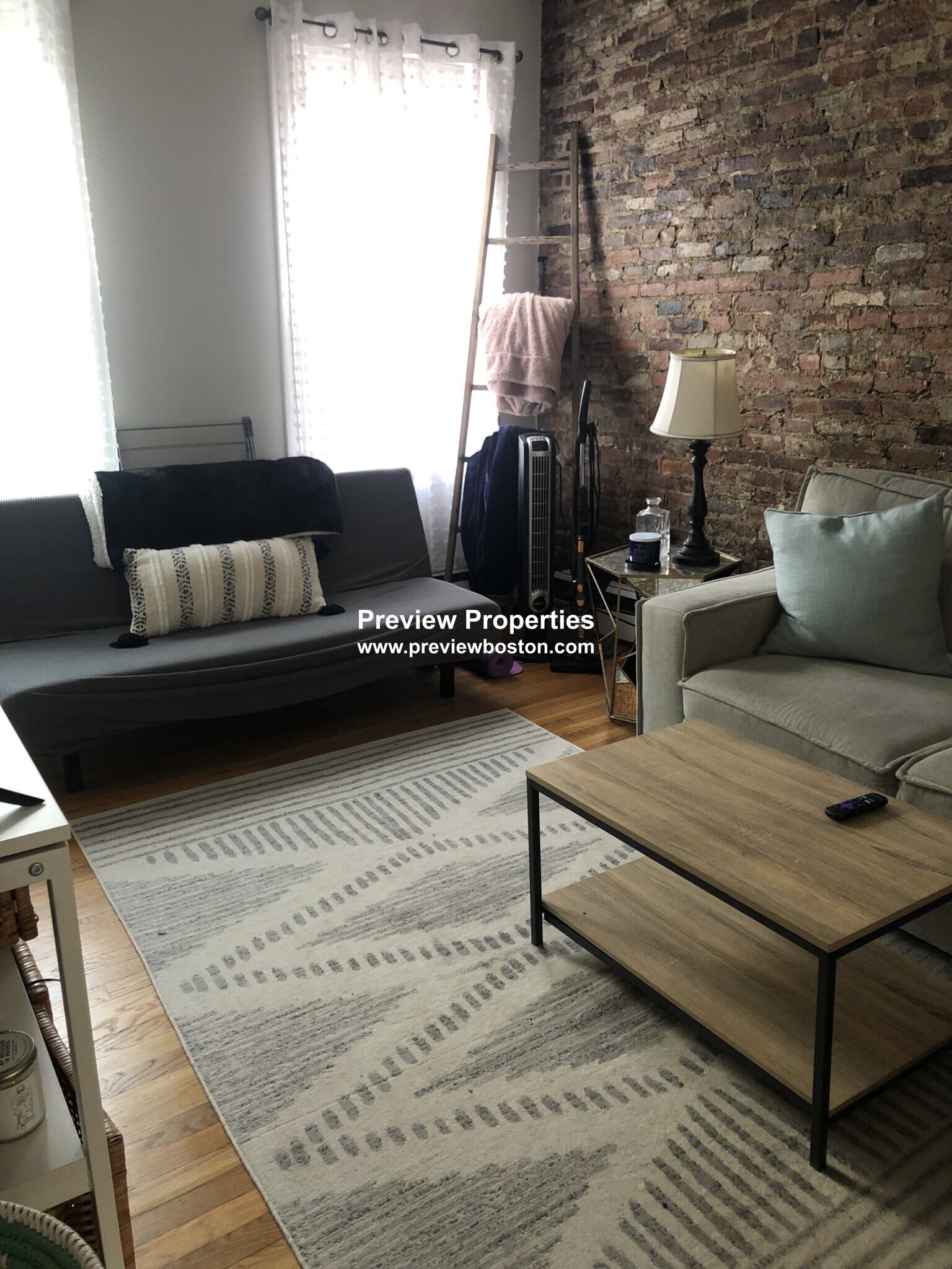 2 bed, 1 bath apartment for rent at 15 Garden St Unit 3P, Beacon Hill