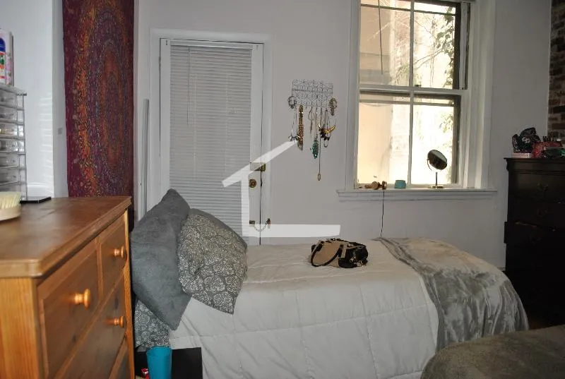 2 bed, 1 bath apartment for rent at 15 Garden St Unit A, Beacon Hill — photo 5 of 11
