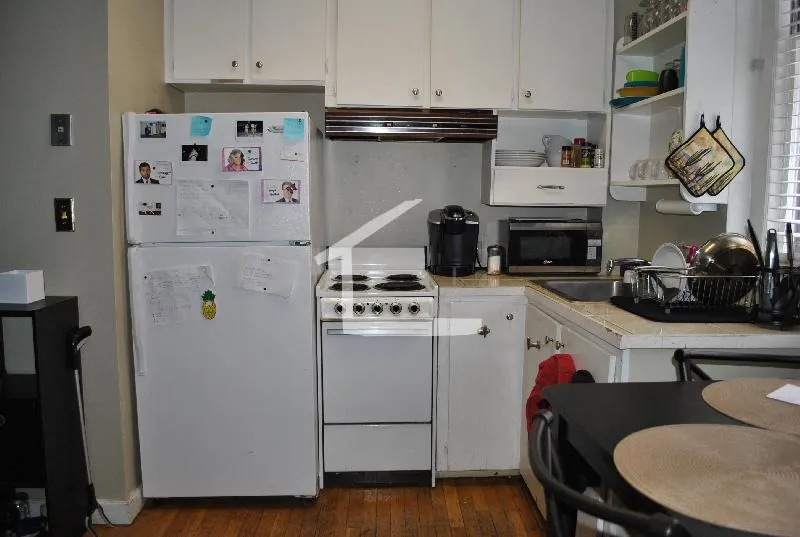 2 bed, 1 bath apartment for rent at 15 Garden St Unit A, Beacon Hill — photo 3 of 11