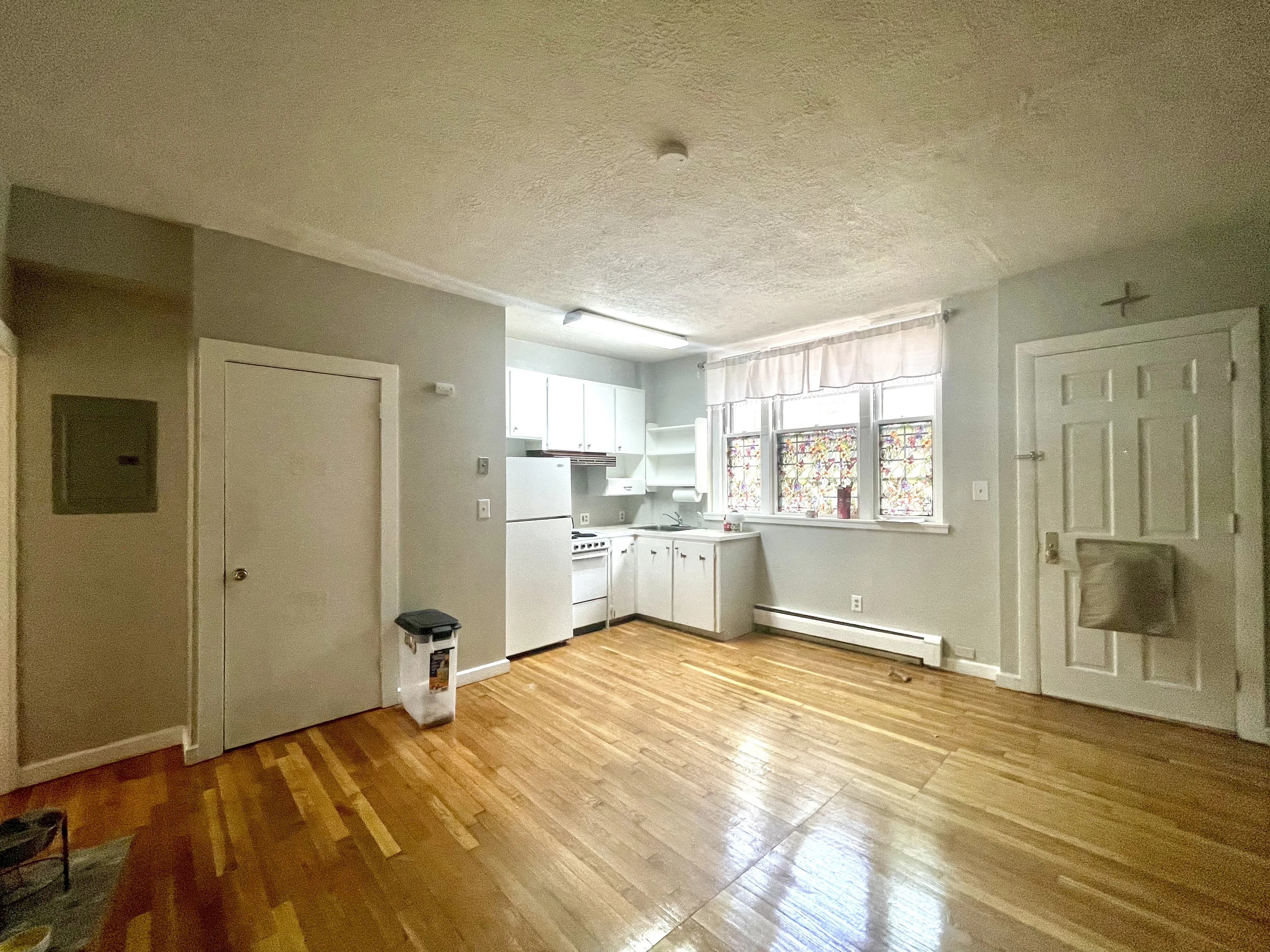 2 bed, 1 bath apartment for rent at 15 Garden St Unit A, Beacon Hill — photo 8 of 11