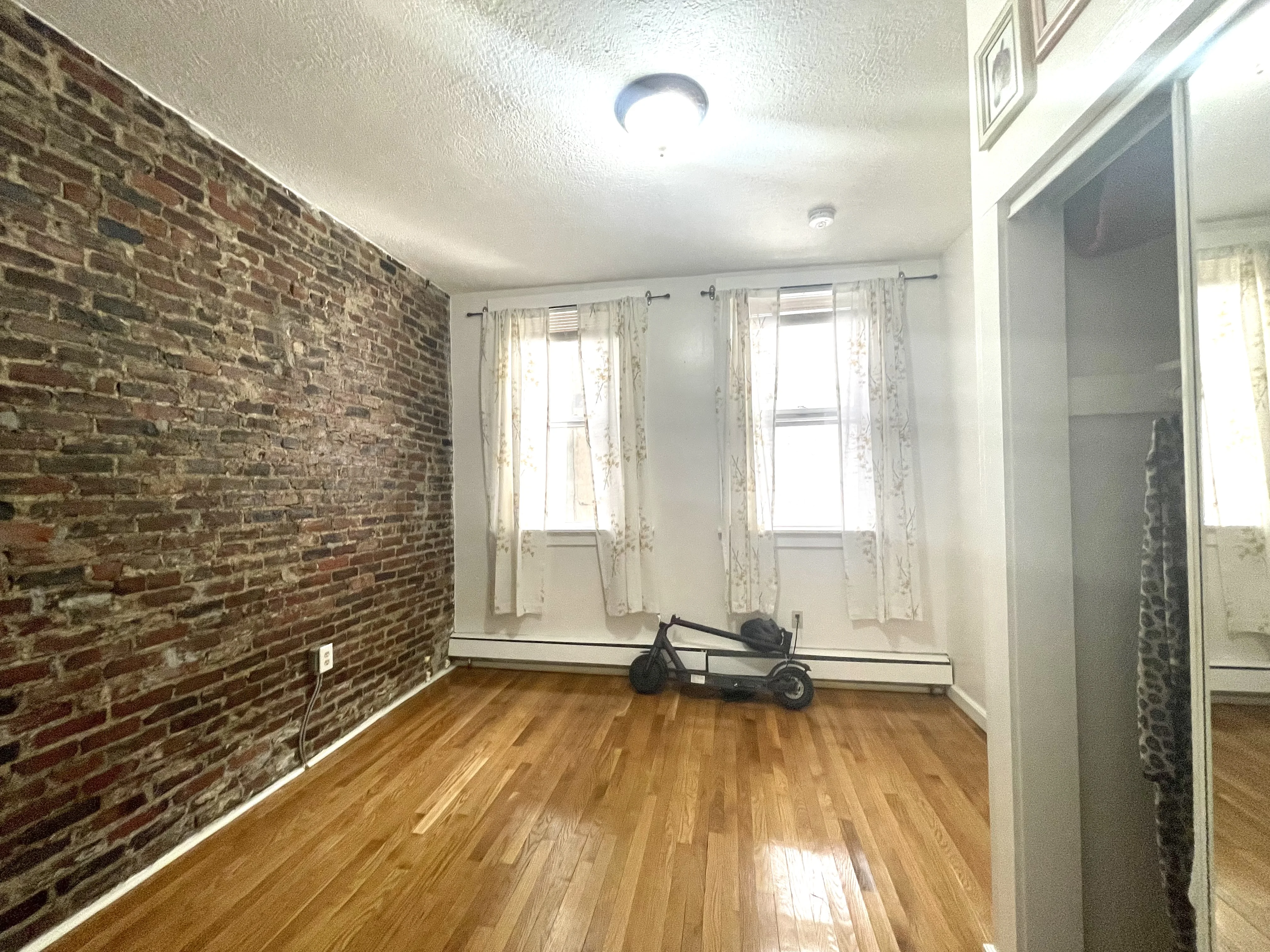 2 bed, 1 bath apartment for rent at 15 Garden St Unit A, Beacon Hill — photo 9 of 11