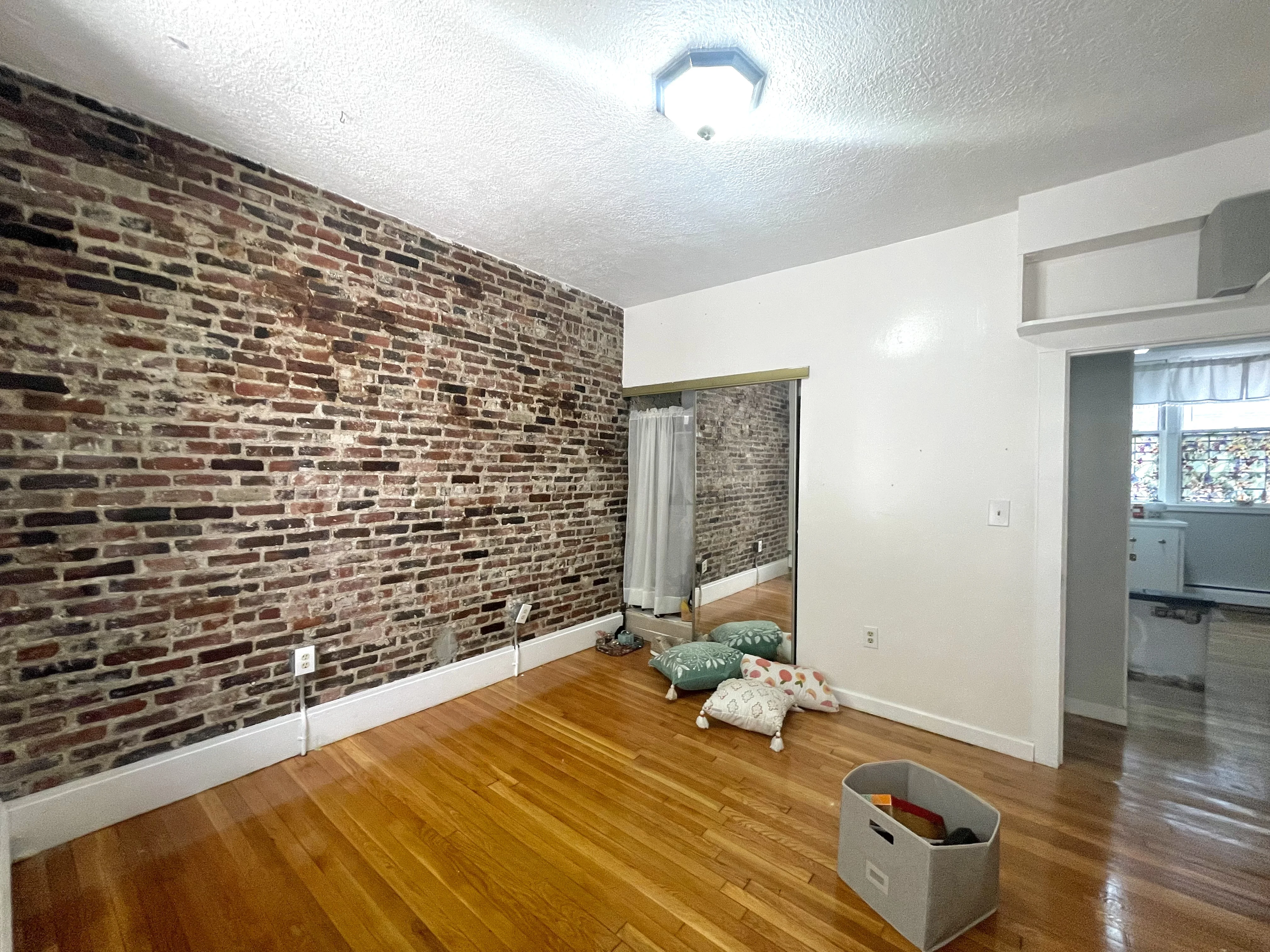 2 bed, 1 bath apartment for rent at 15 Garden St Unit A, Beacon Hill — photo 10 of 11