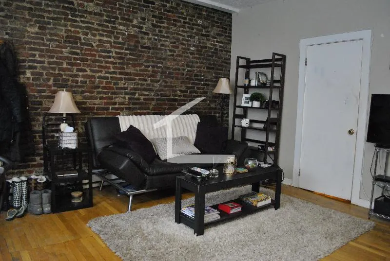 2 bed, 1 bath apartment for rent at 15 Garden St Unit A, Beacon Hill