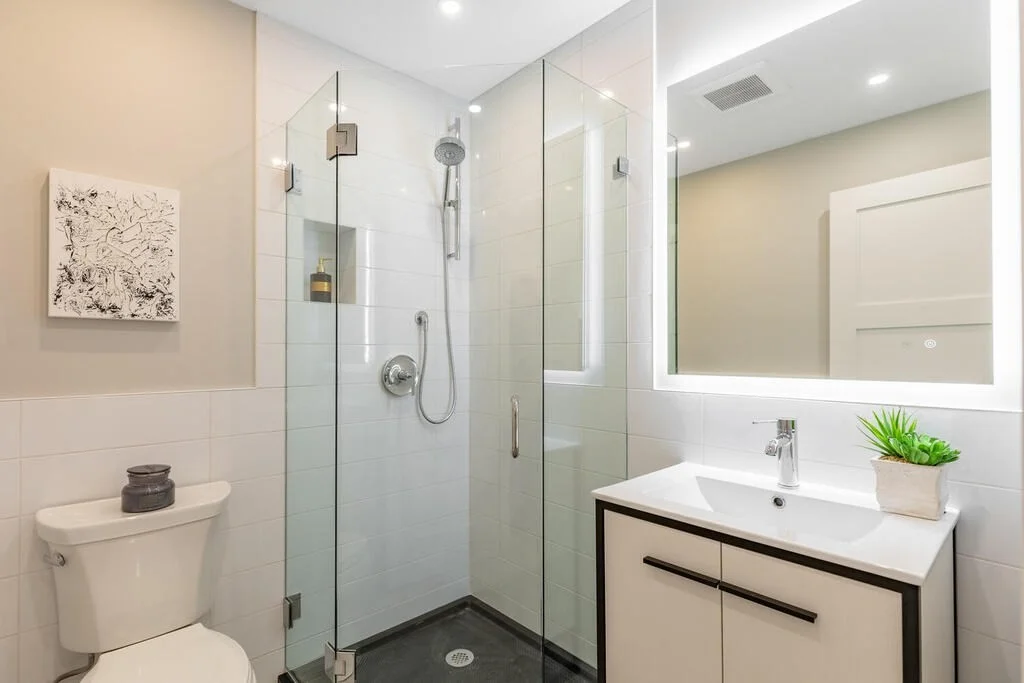 4 bed, 3 bath apartment for rent at 15 Gardner Rd Unit 15, The Port — photo 14 of 16