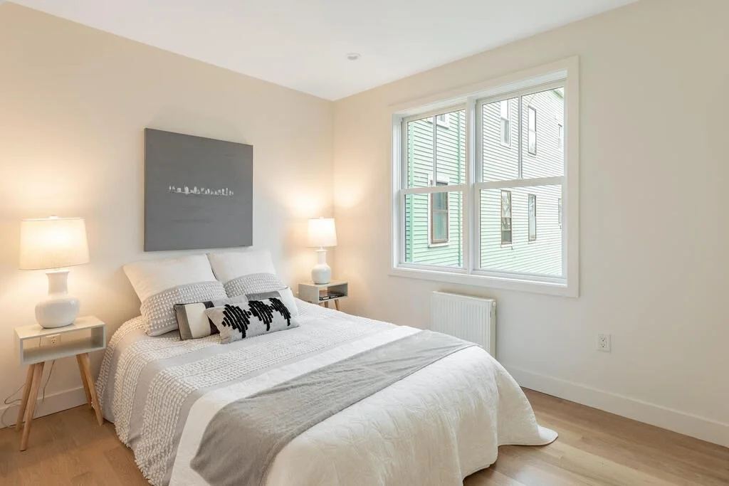 4 bed, 3 bath apartment for rent at 15 Gardner Rd Unit 15, The Port — photo 7 of 16