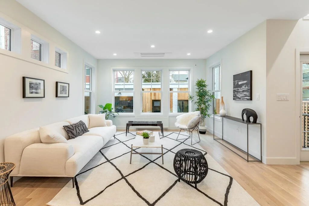 4 bed, 3 bath apartment for rent at 15 Gardner Rd Unit 15, The Port — photo 3 of 16