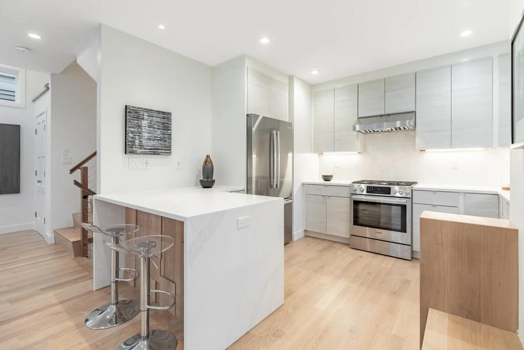 4 bed, 3 bath apartment for rent at 15 Gardner Rd Unit 15, The Port — photo 5 of 16
