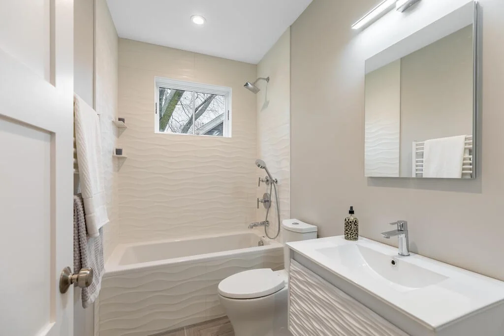 4 bed, 3 bath apartment for rent at 15 Gardner Rd Unit 15, The Port — photo 9 of 16