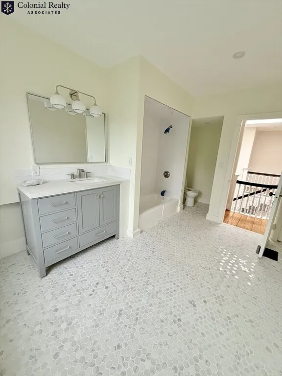 4 bed, 2.5 bath apartment for rent at 15 Garrison Rd Unit 1, Aspinwall Hill — photo 6 of 20