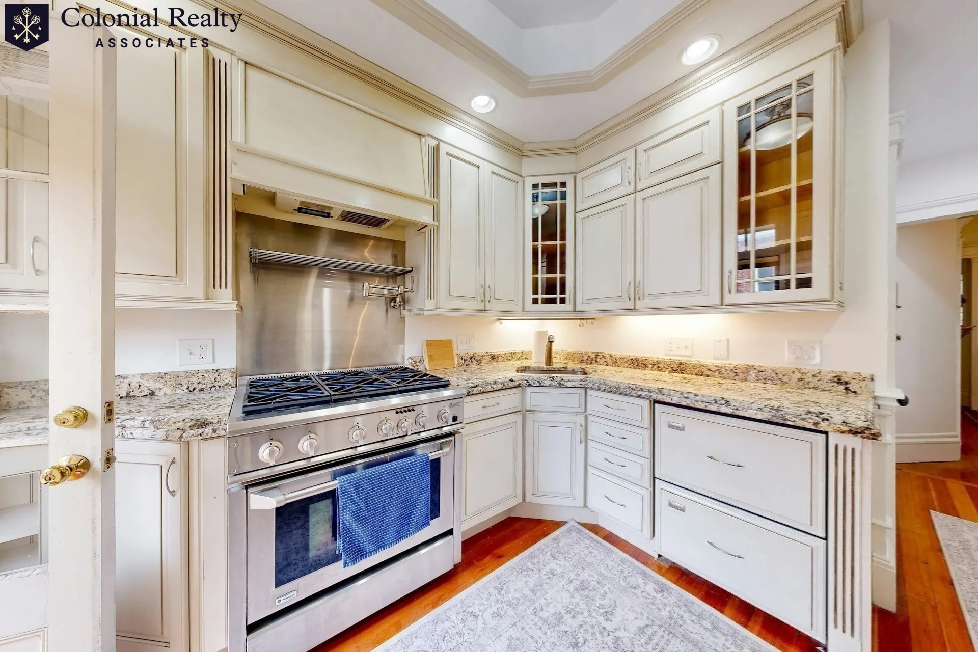 4 bed, 2.5 bath apartment for rent at 15 Garrison Rd Unit 13, Aspinwall Hill — photo 8 of 23