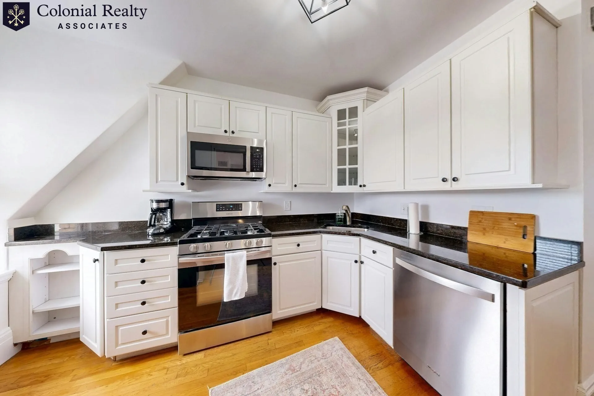 3 bed, 4+ bath apartment for rent at 15 Garrison Rd Unit 3, Aspinwall Hill — photo 3 of 14
