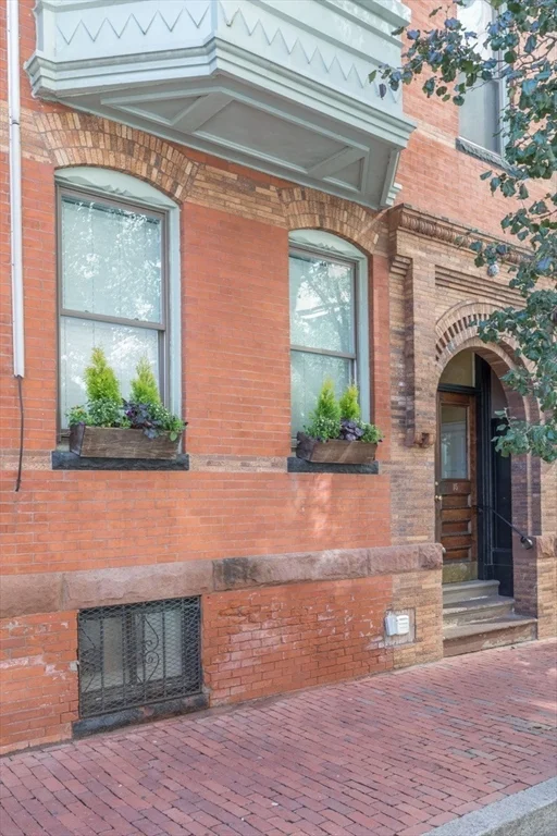 2 bed, 1 bath apartment for rent at 15 Garrison St Unit 1, Back Bay — photo 17 of 18
