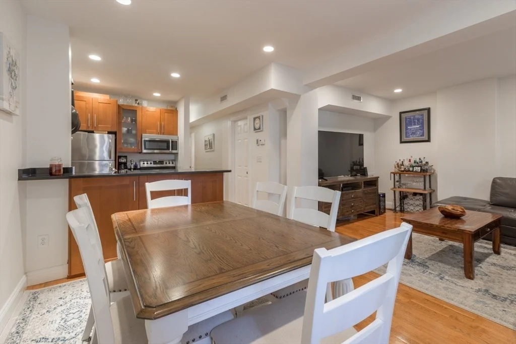 2 bed, 1 bath apartment for rent at 15 Garrison St Unit 1, Back Bay — photo 6 of 18